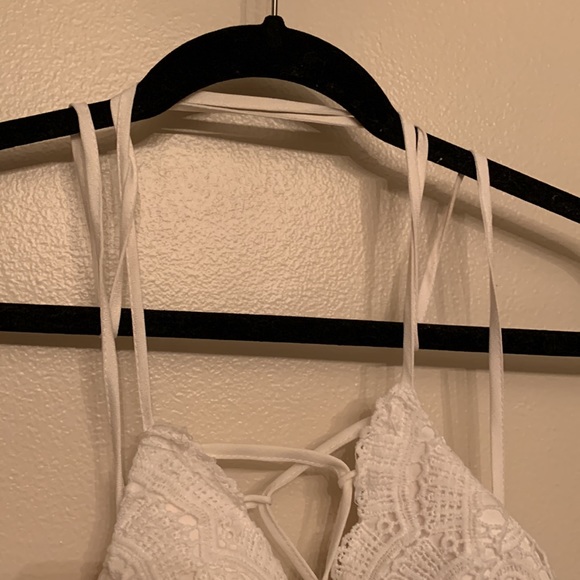 White lace cross tie romper - Picture 4 of 7